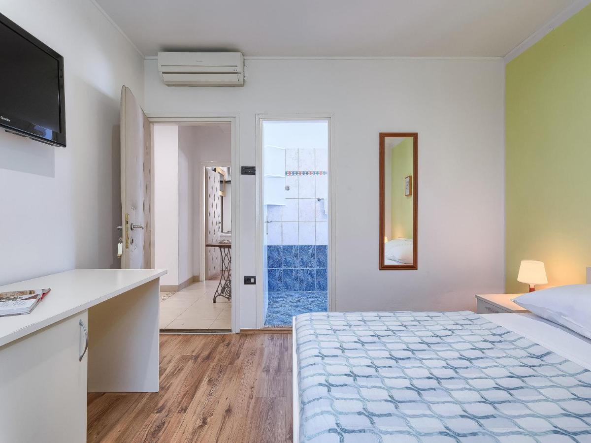 Nika-12 By Interhome * Umag